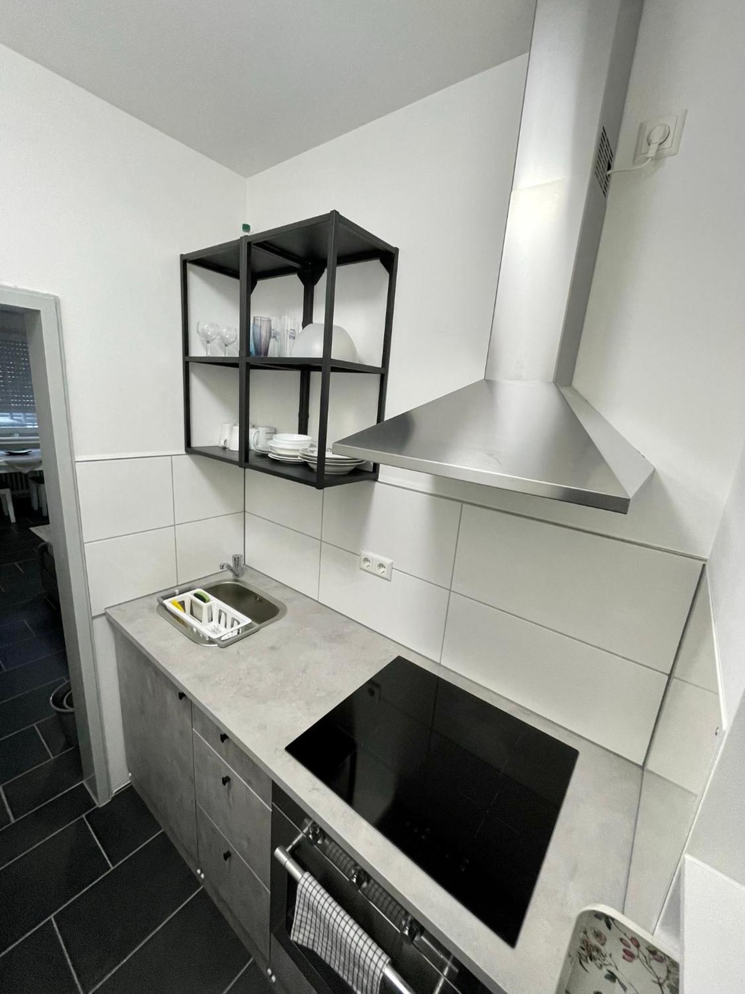 Naehe Hauptbahnhof & Ece-Center, Smart Tv Apartment Karlsruhe Ngoại thất bức ảnh